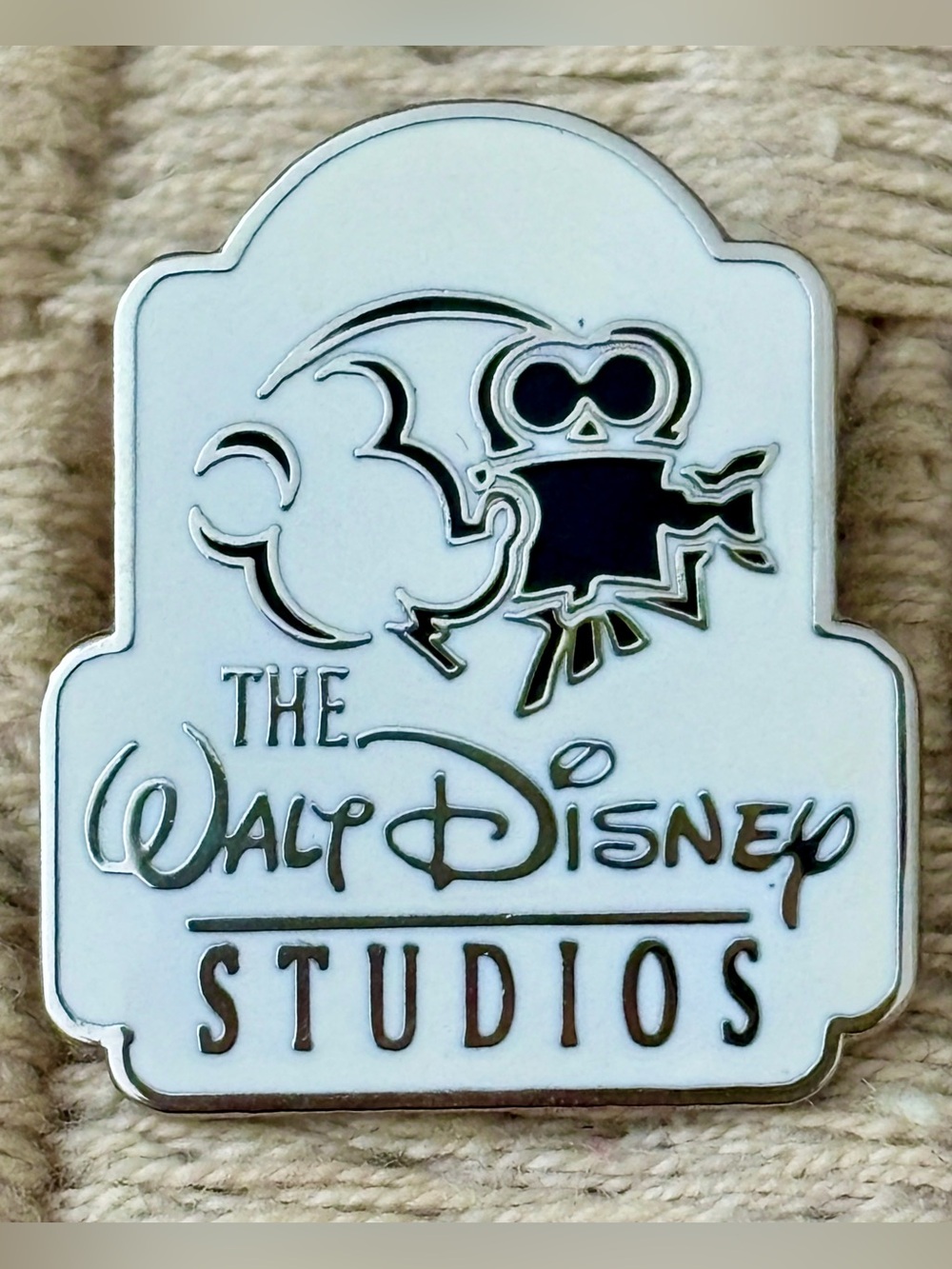 DISNEY 2000 The Walt Disney Studios Mickey Mouse & Movie Camera Logo Pin